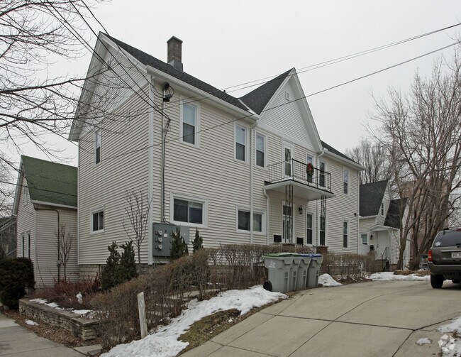 Building Photo - 1320 E Hamilton St