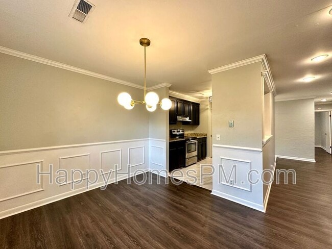 Building Photo - 1208 Village Creek Ln