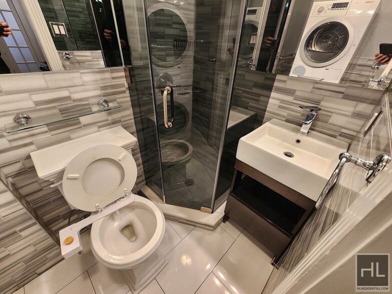 Building Photo - W 53RD ST.