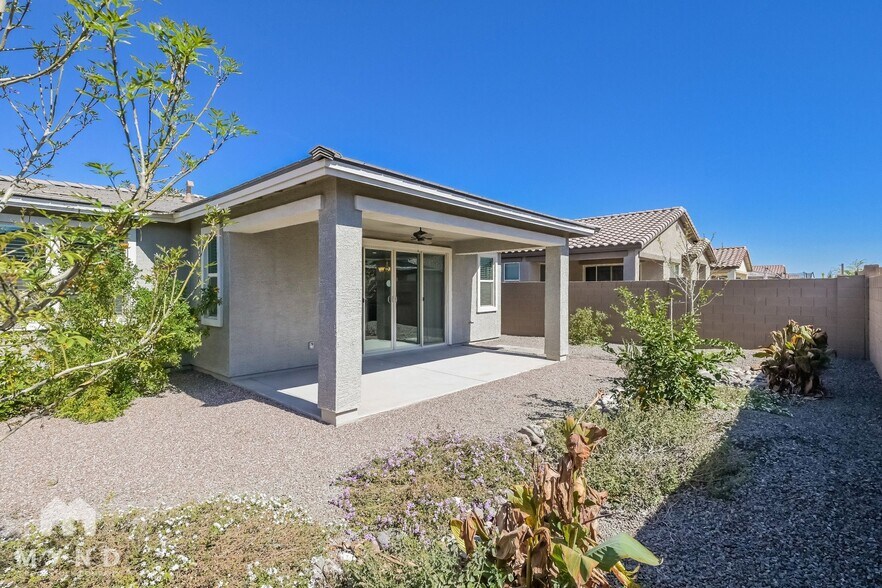 Building Photo - 20887 E Swan Dr