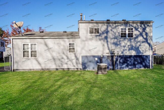 Building Photo - 2909 Gentry Ln