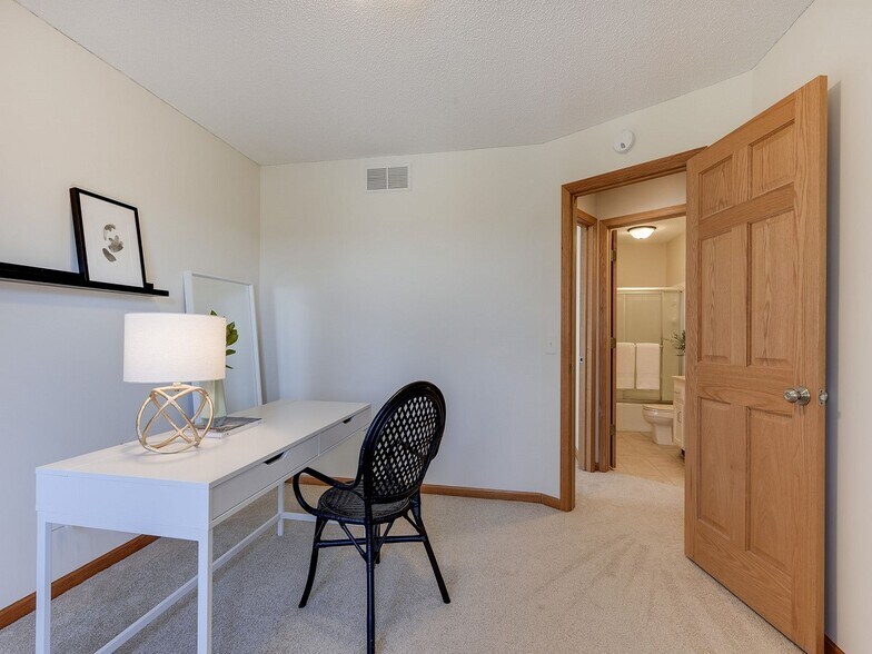 Building Photo - 17505 Rustic Hills Dr