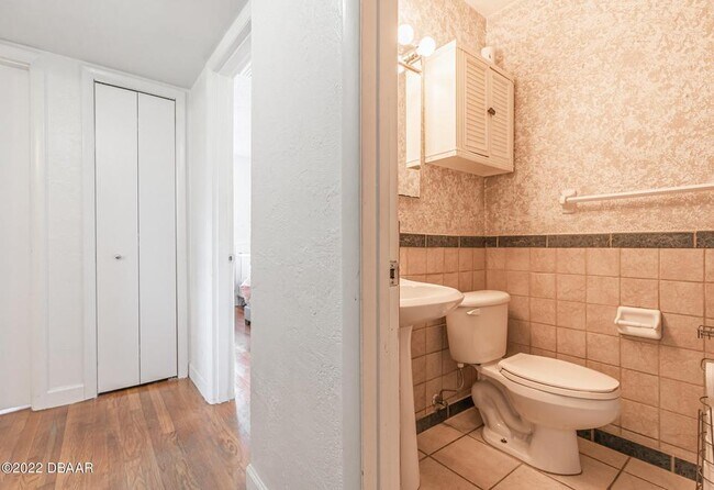 Building Photo - 1509 3rd St