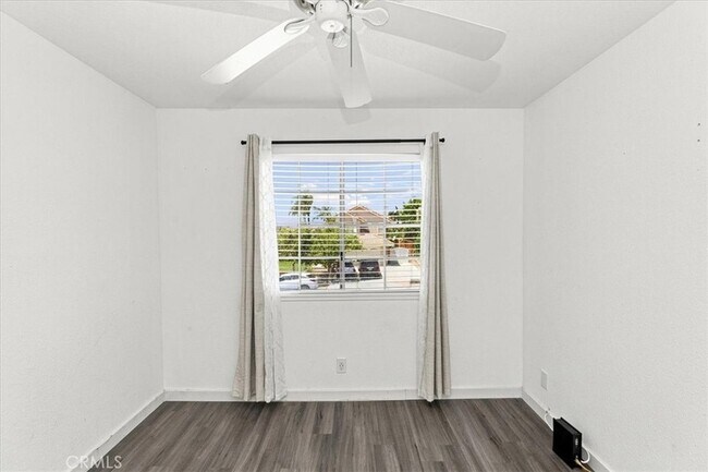 Building Photo - 421 Yellowstone Cir