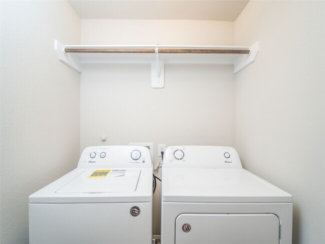 Building Photo - 3542 Vivaldi Dr