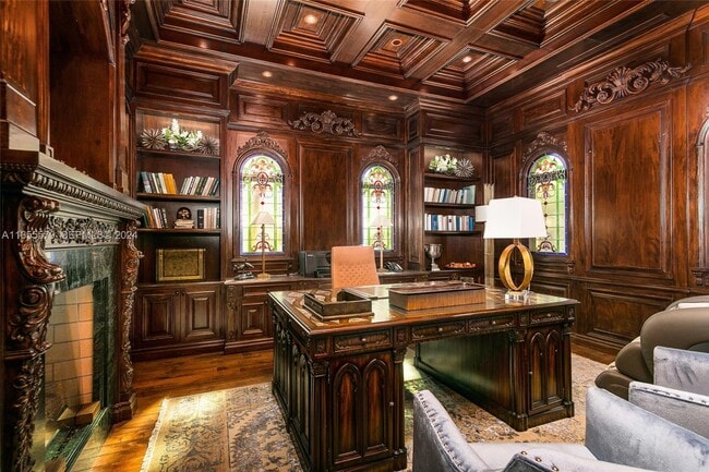 Building Photo - 2306 Bay Dr