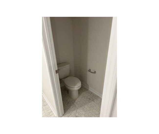 Building Photo - 1215 37th Ave Lane NE