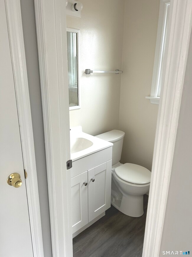 Building Photo - 7 Linden Pl