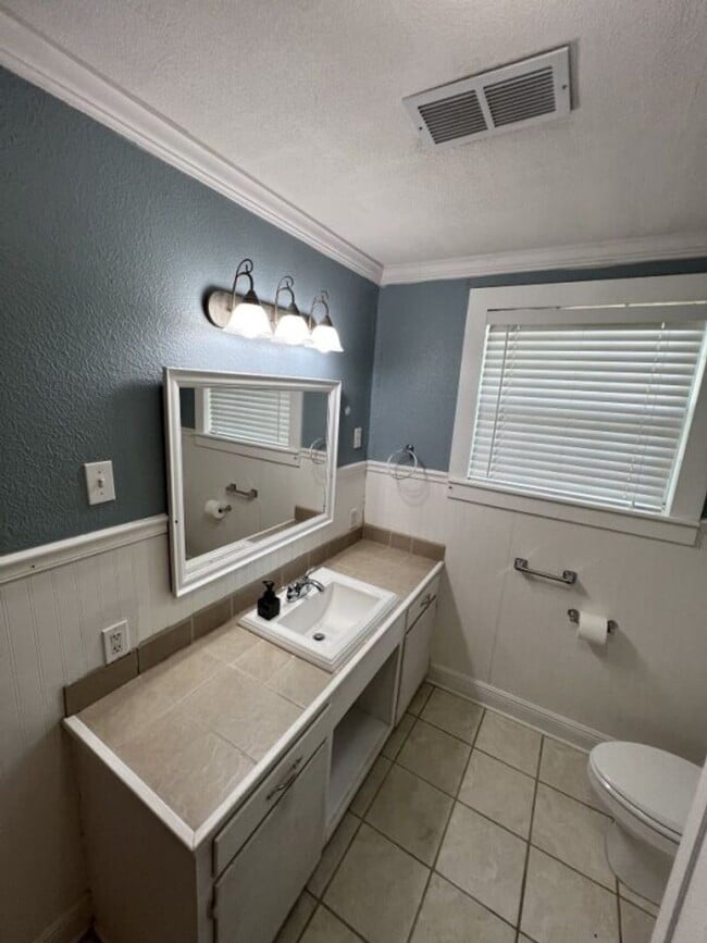 Building Photo - Spacious 5-Bedroom Home in Prime Zachary Location