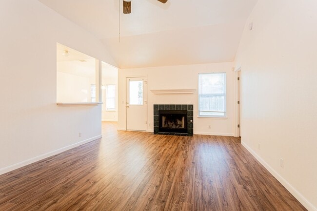 Building Photo - Charming 3-Bedroom, 2-Bath Single-Family Home