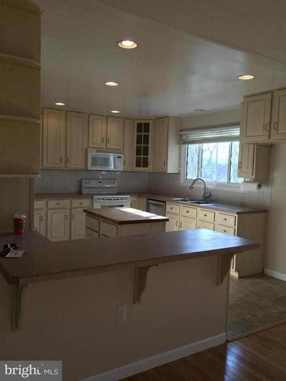 Building Photo - 9221 W Stayman Dr