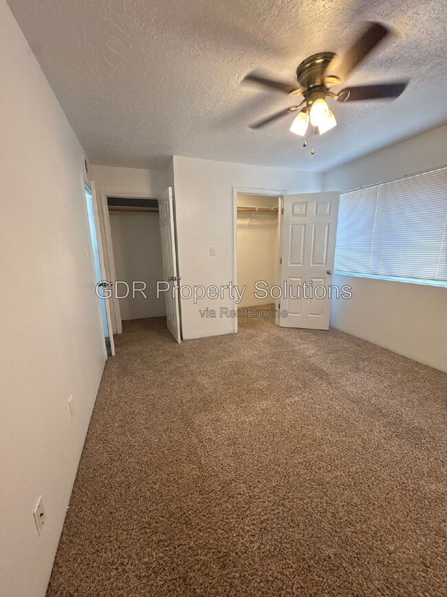 Building Photo - 8333 Comanche Rd NE