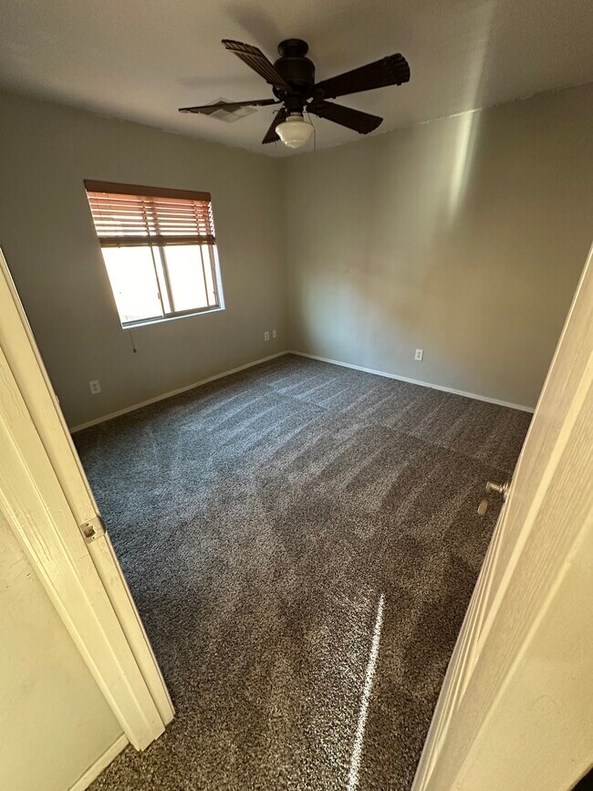 Building Photo - 1736 E Joseph Way