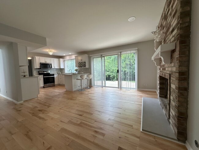 Building Photo - 1469 Braymore Cir W
