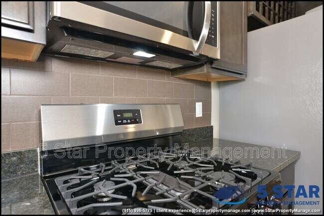 Building Photo - 806 TS Daniel Cadena Dr