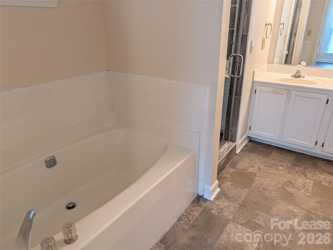 Building Photo - 108 Pier 33 Dr