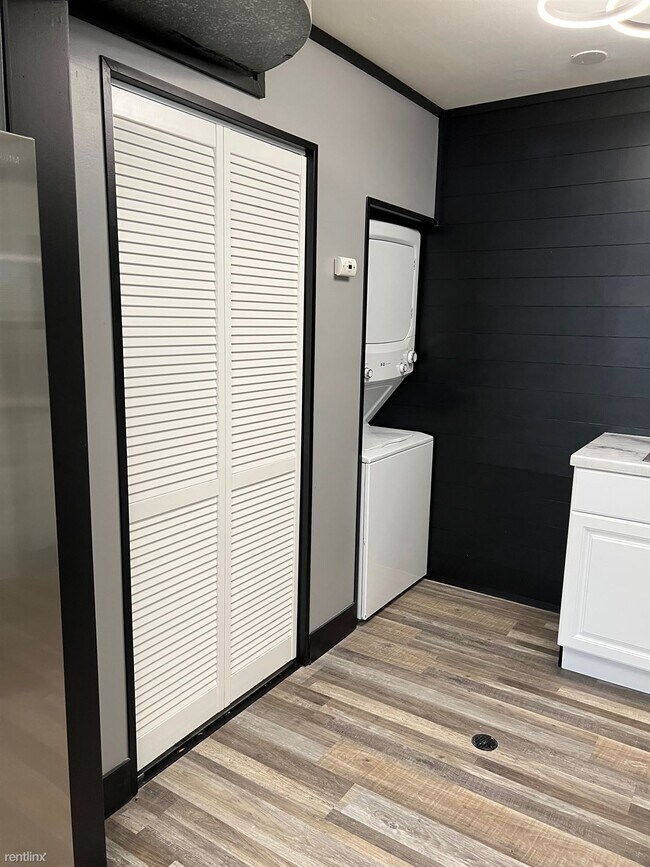 Building Photo - 3 br, 1 bath House - 1602 Jay Street