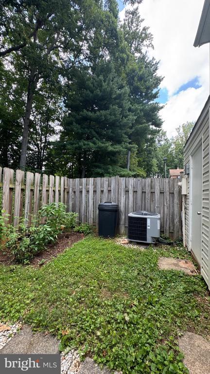 Building Photo - 14582 Earlham Ct