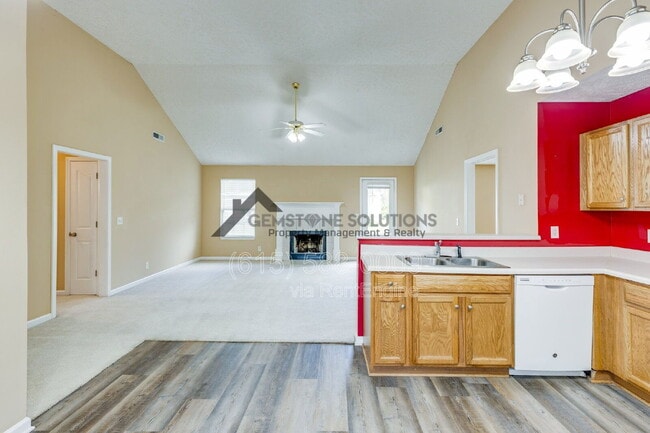 Building Photo - 1418 Owasa Trail