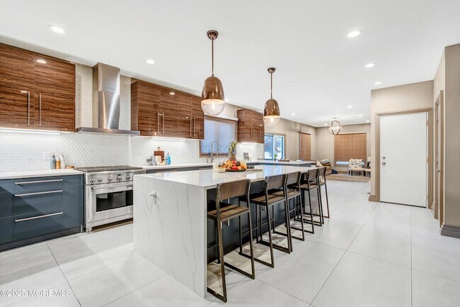 Building Photo - 450 Wells Ave