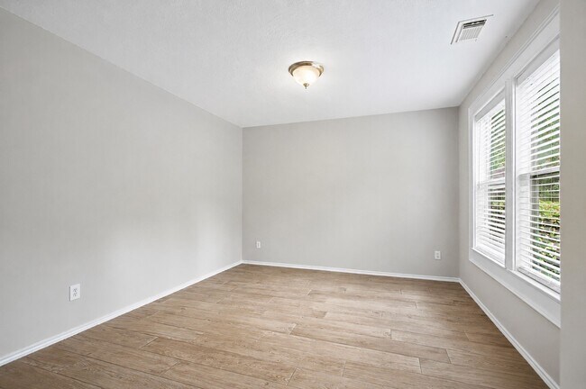 Building Photo - 6 Orion Star Ct