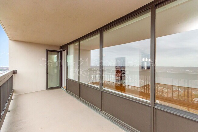 Building Photo - 3701 S George Mason Dr