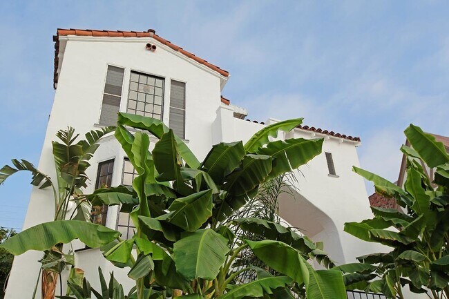 Building Photo - 166 N Edgemont St