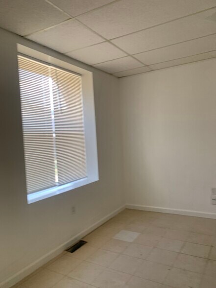 Bedroom - 1389 Shawmut Pl
