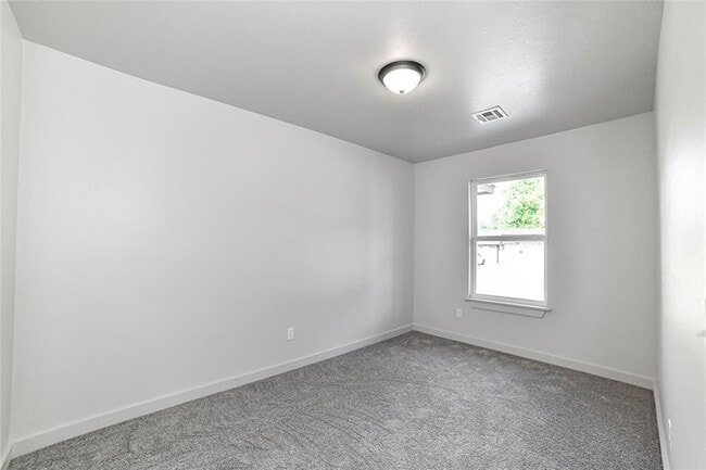 Building Photo - 1417 Mallard Dr