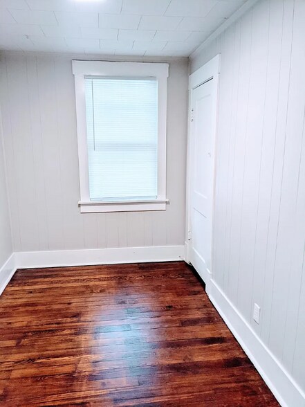 Building Photo - 506 15th St