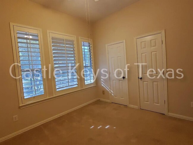 Building Photo - 31014 Blue Ridge Park Ln