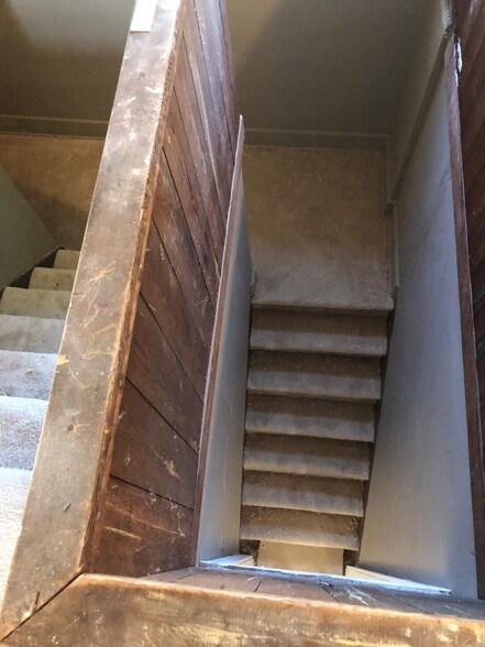 Building Photo - 13934 Montrose St