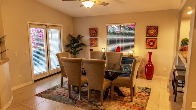 Building Photo - 53220 Avenida Navarro