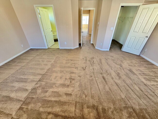 Building Photo - Charming home in a desirable Henderson neighborhood