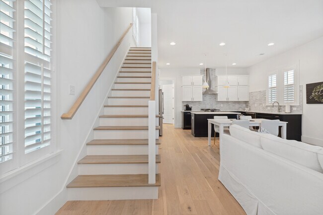 Building Photo - 1470 Mizzen Alley