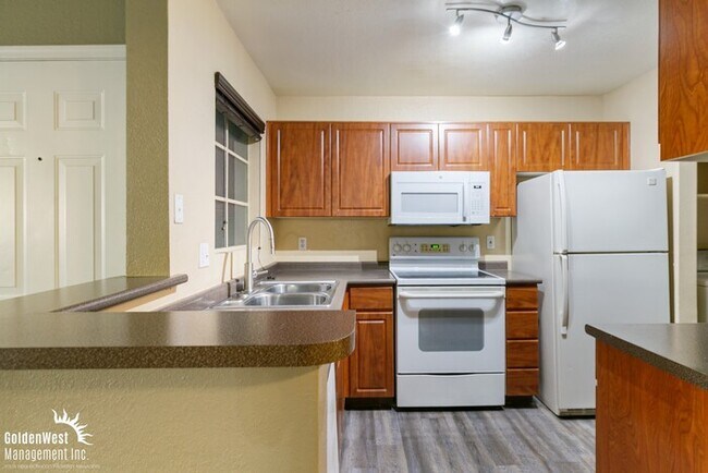 Building Photo - Beautiful 2Bdm 2Ba Condo at the Base of North Mountain Preserve!