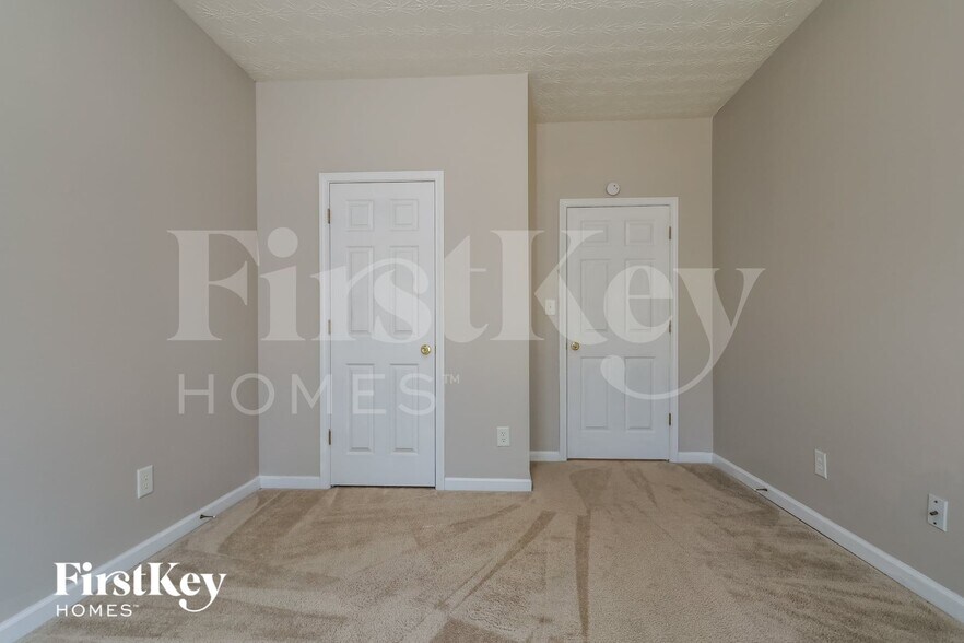 Building Photo - 6919 Island Pointe Dr