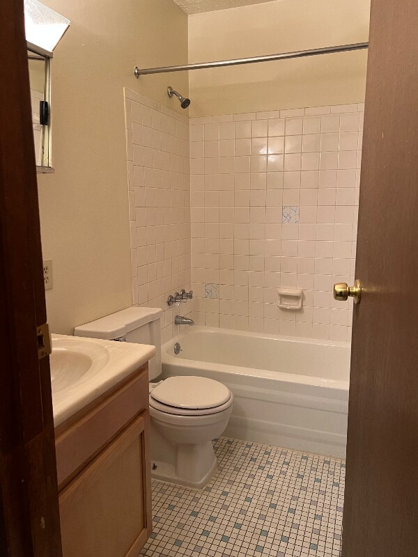 Building Photo - 2065 Sutton Ave