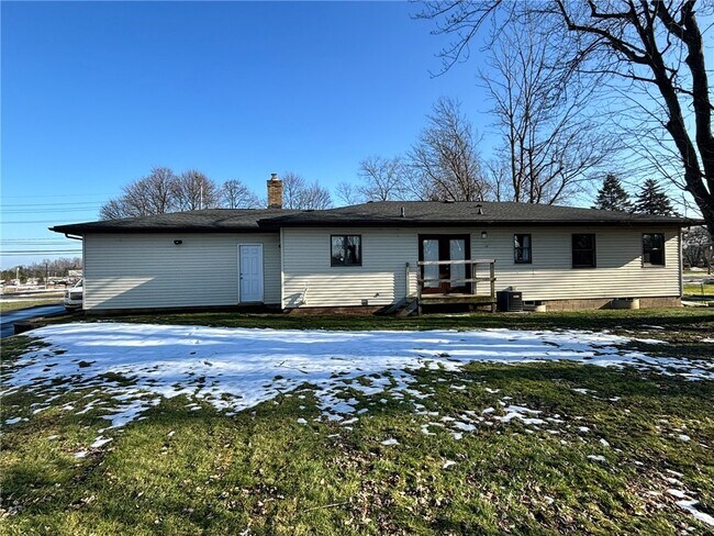 Building Photo - 1289 Creek St