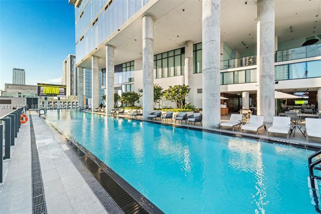 Building Photo - 398 NE 5th St