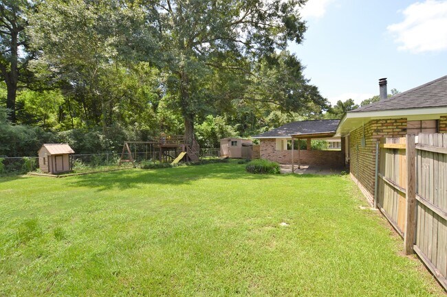 Building Photo - Newly renovated home in Beau Village Subdivision in Denham Springs near I-12