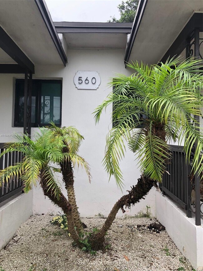 Building Photo - 560 NE 69th St