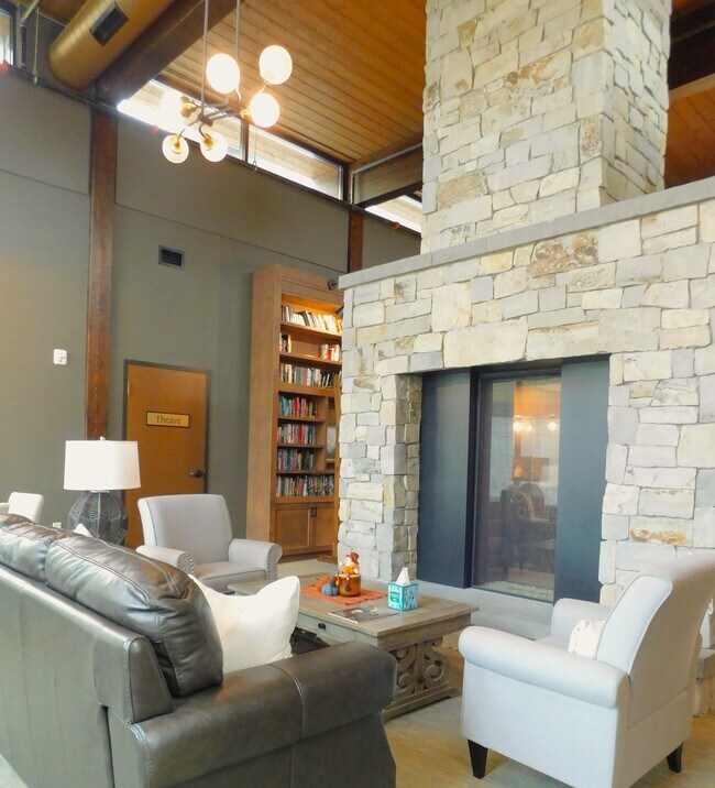 Building Photo - 100 Woodlands Wy