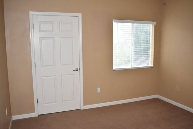 Building Photo - 501 Gibson Dr