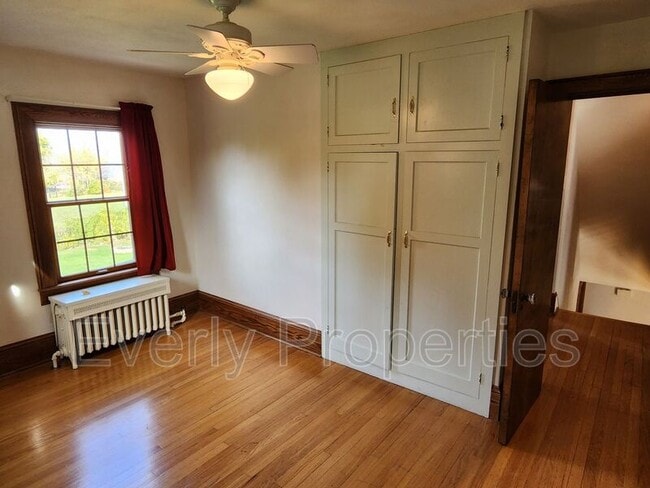 Building Photo - 120 68th Pl