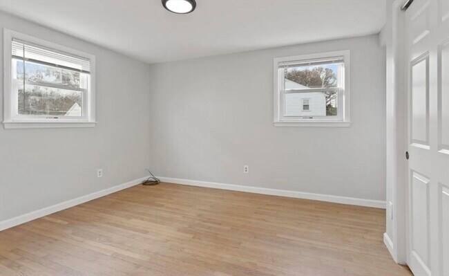 Building Photo - 3 Sagamore St