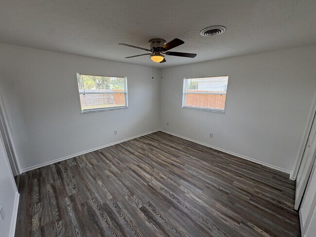 Building Photo - Coastal Living Starts Here – Renovated 4BR Home Just 10 Minutes from the Beach