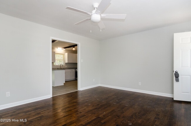Building Photo - 548 Antietam Dr