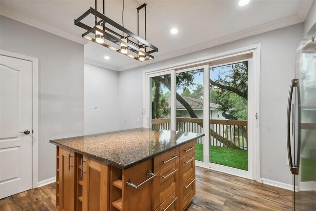 Building Photo - 3183 Bayshore Oaks Dr