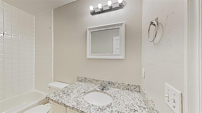 Building Photo - 6816 NW 136th Pl